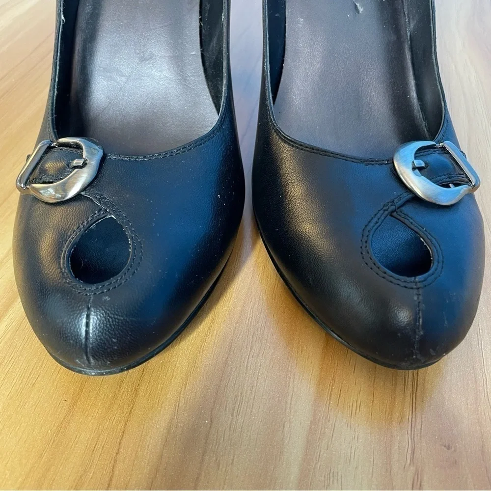 Sascha Too peeptoe keyhole toebox buckled heels black leather 9.5